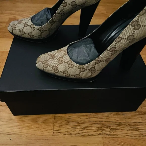 Original GG Gucci closed toe heels - Picture 3 of 12